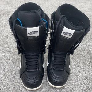 Vans snowboard boots